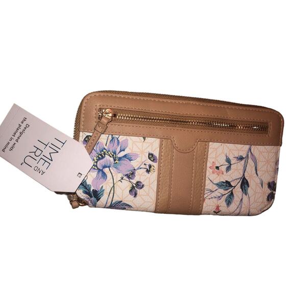 NWT Time & Tru Floral Tan Large Zip Around Wallet -‎ Lots Of Storage!!! - Picture 2 of 10